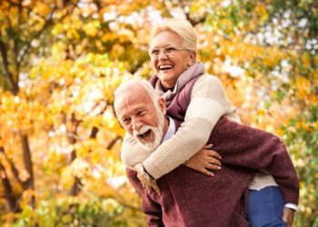 Growing Old, Staying Young: The Grandparent’s Guide to Embracing Life and Laughter