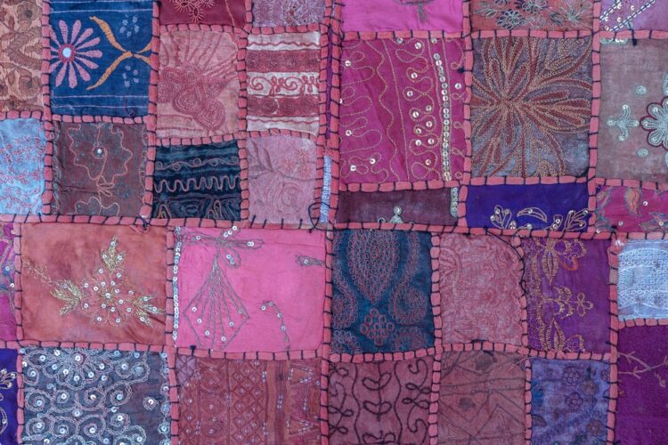 Creating Everlasting Bonds: The Art of Hand-Sewn Heirloom Quilts for Your Family Legacy